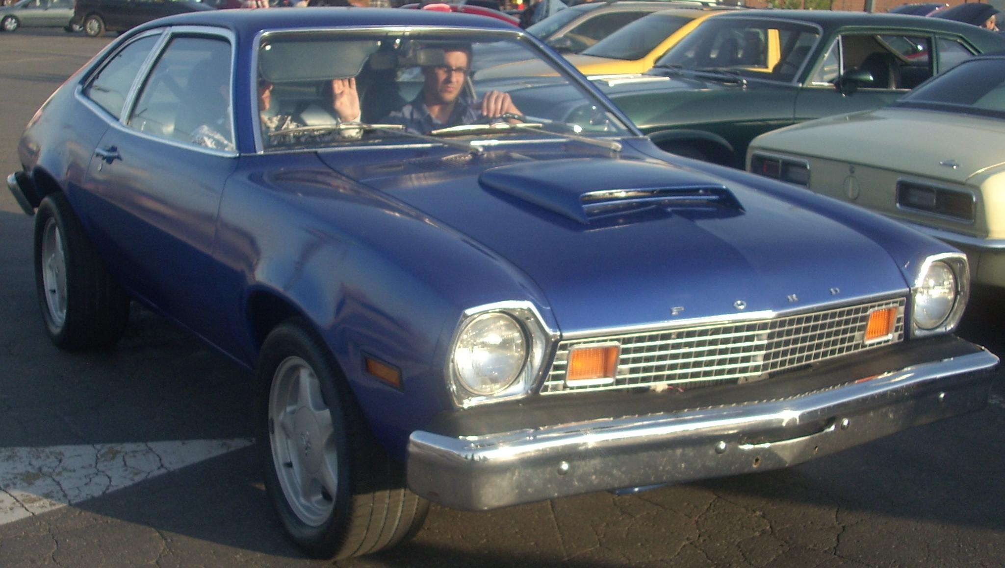 '75_Ford_Pinto_Hatchback_(Orange_Julep)