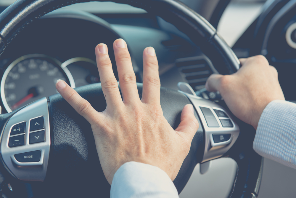  Honking your car horn: when is it ok? - Defensive Driving